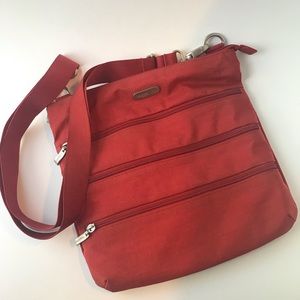 Sold‼️Baggallini Purse Four Zipper Bag Cross Body